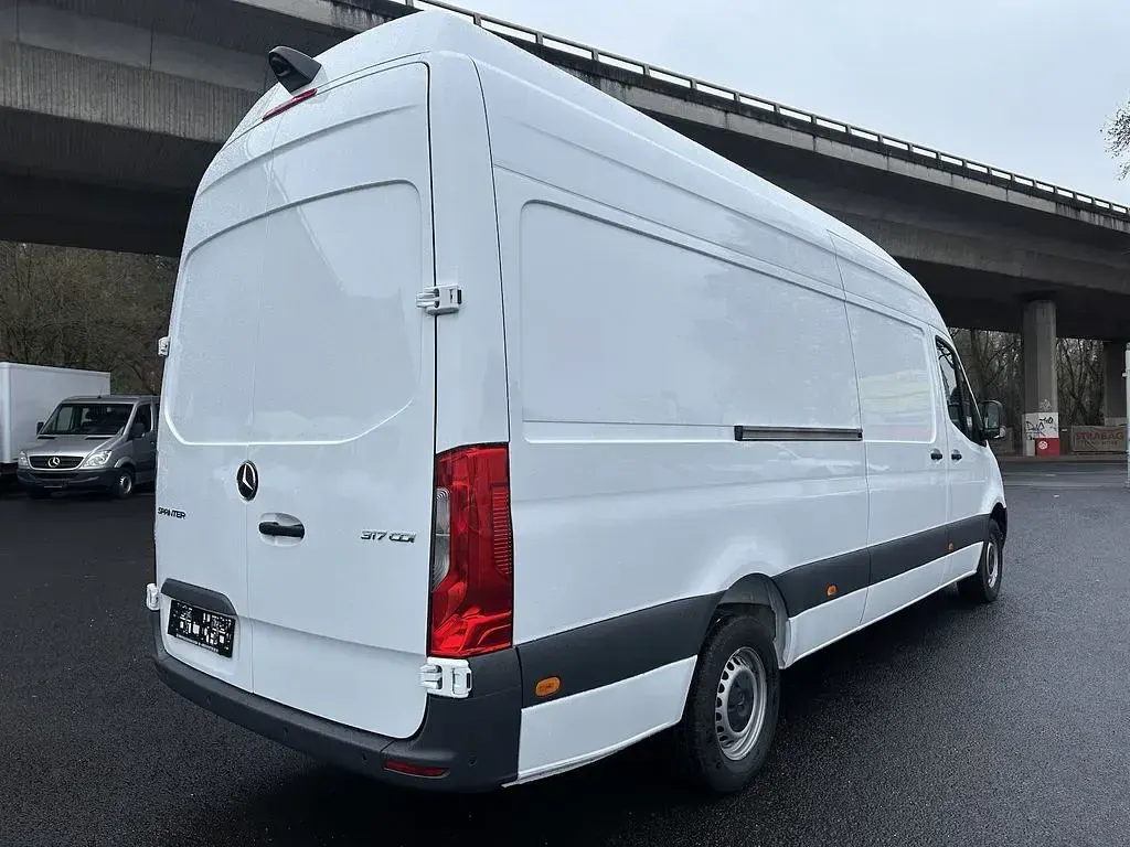 Gebraucht Mercedes Sprinter 170 PS (125 kW) 2021 Arktikweiss Van