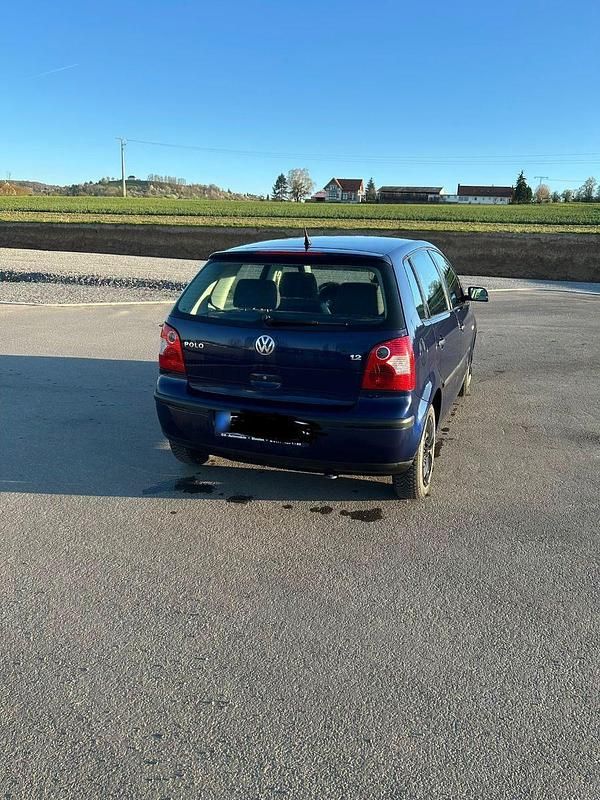 Gebraucht VW Polo Basis 64 PS (47 kW) 2004 Blau Kleinwagen