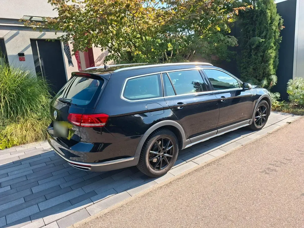 Gebraucht VW Passat Alltrack 220 PS (161 kW) 2018 Schwarz Kombi
