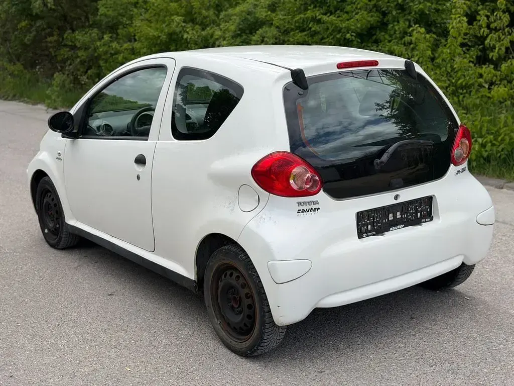 Gebraucht Toyota Aygo City 68 PS (50 kW) 2007 Weiß Kleinwagen