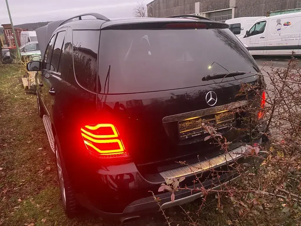 Gebraucht Mercedes ML320 224 PS (164 kW) 2008 Schwarz SUV