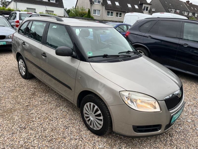 Beige Gebraucht 2010 Skoda Fabia Cool Edition Kombi | 1.499 € (Guter Preis) - Bild 1/4