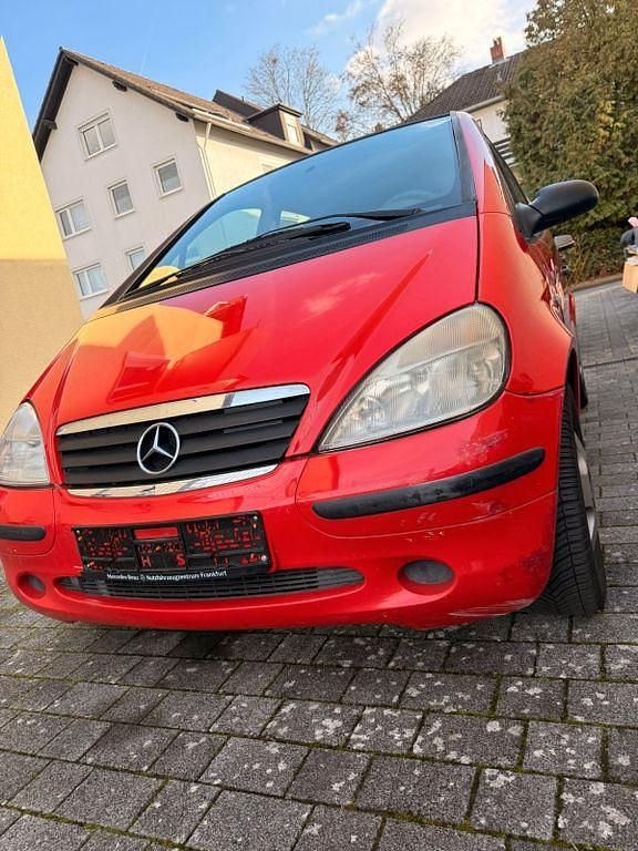 Rot Gebraucht 1999 Mercedes A160 Classic Van / Kleinbus | 1.200 € (Guter Preis) - Bild 1/4
