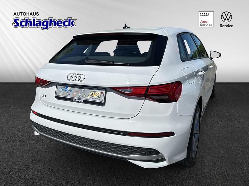 Gebraucht Audi A3 Ambiente 150 PS (110 kW) 2025 Arkonaweiß Limousine