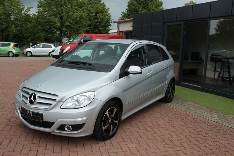 Silber Gebraucht 2010 Mercedes B180 Van / Kleinbus | 3.990 € (Superpreis) - Bild 1/4