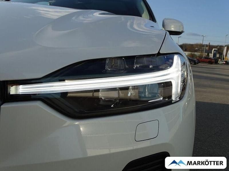 Gebraucht Volvo XC60 Plus 398 PS (292 kW) 2024 Crystal white / metallic SUV