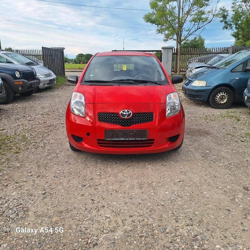 Schwarz Gebraucht 2003 Toyota Yaris Kombi | 1.990 € (Superpreis) - Bild 1/4
