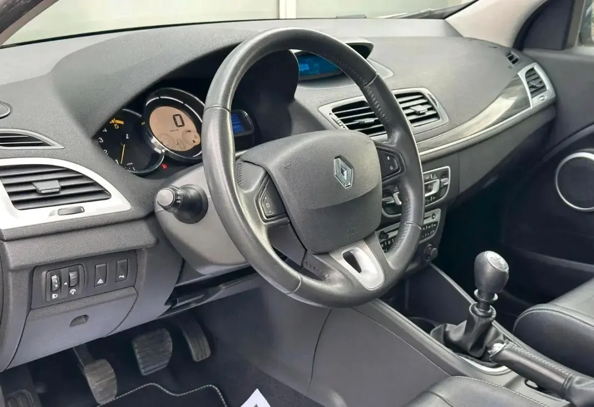 Gebraucht Renault Mégane 131 PS (96 kW) 2009 Gold Kleinwagen