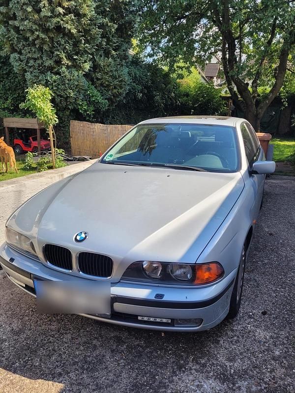 Silber Gebraucht 1997 BMW 528 Limousine | 3.499 € (Superpreis) - Bild 1/3