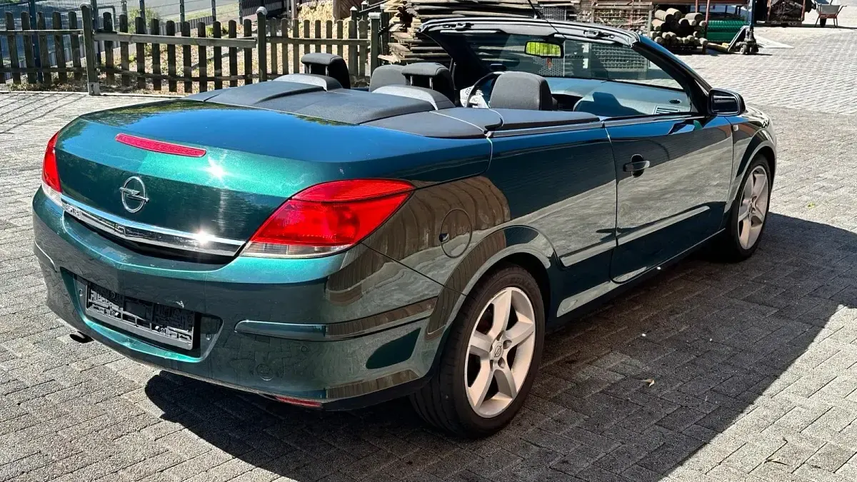 Gebraucht Opel Astra Cabriolet 140 PS (102 kW) 2008 Grün Cabrio