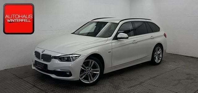 Gebraucht BMW 330 Luxury Line 258 PS (189 kW) 2018 Alpinweiss iii Kombi