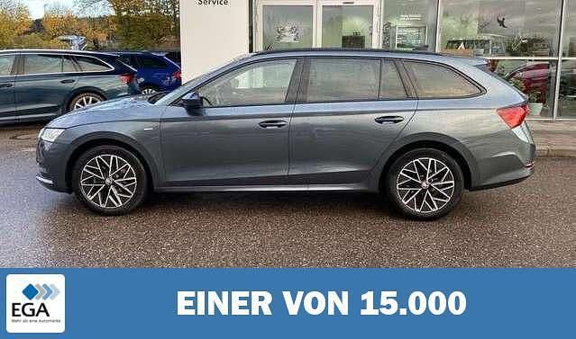 Grau metallic Gebraucht 2021 Skoda Octavia Clever Kombi | 26.860 € (Etwas zu teuer) - Bild 1/4