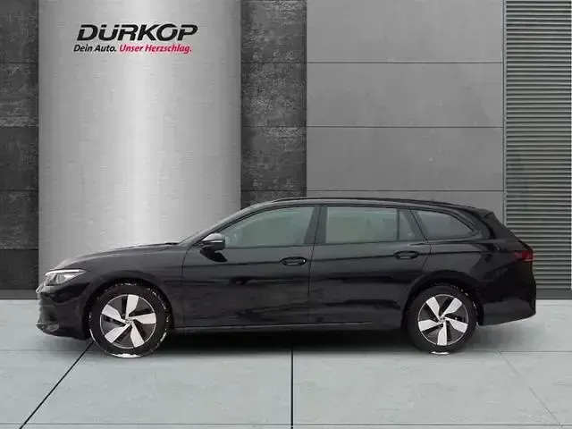 Używany VW Passat 150 KM (110 kW) 2025 Czarny Kombi