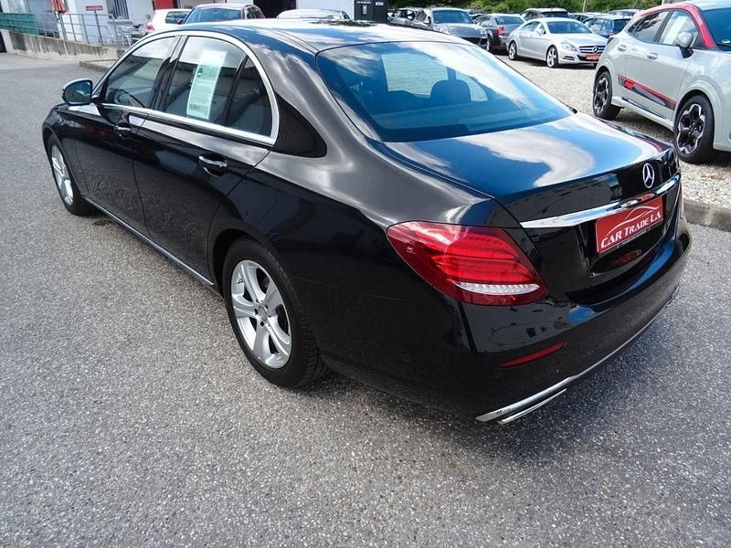 Gebraucht Mercedes E200 184 PS (135 kW) 2016 Obsidianschwarz  metalliclack Limousine