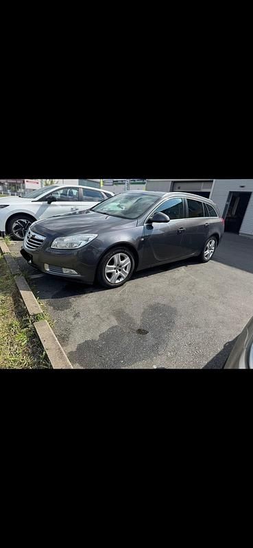 Gebraucht Opel Insignia 131 PS (96 kW) 2011 Grau Kombi