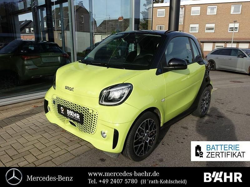 Bodypanels in lime green Gebraucht 2022 Smart ForTwo Electric Drive Prime Coupé | 15.850 € (Etwas zu teuer) - Bild 1/4