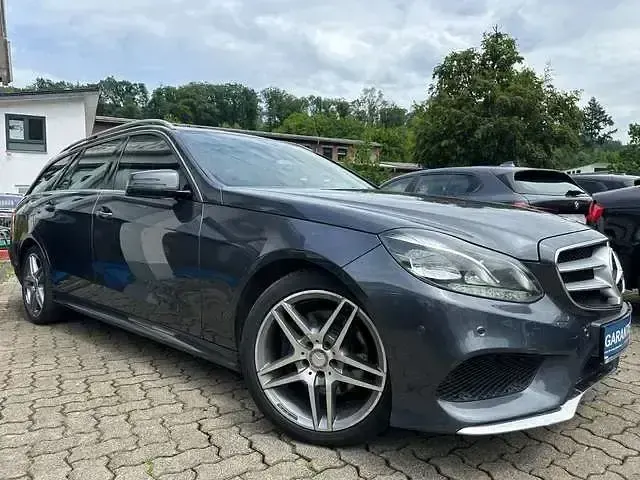 Gebraucht Mercedes E200 AMG 136 PS (100 kW) 2014 Tenoritgrau Kombi