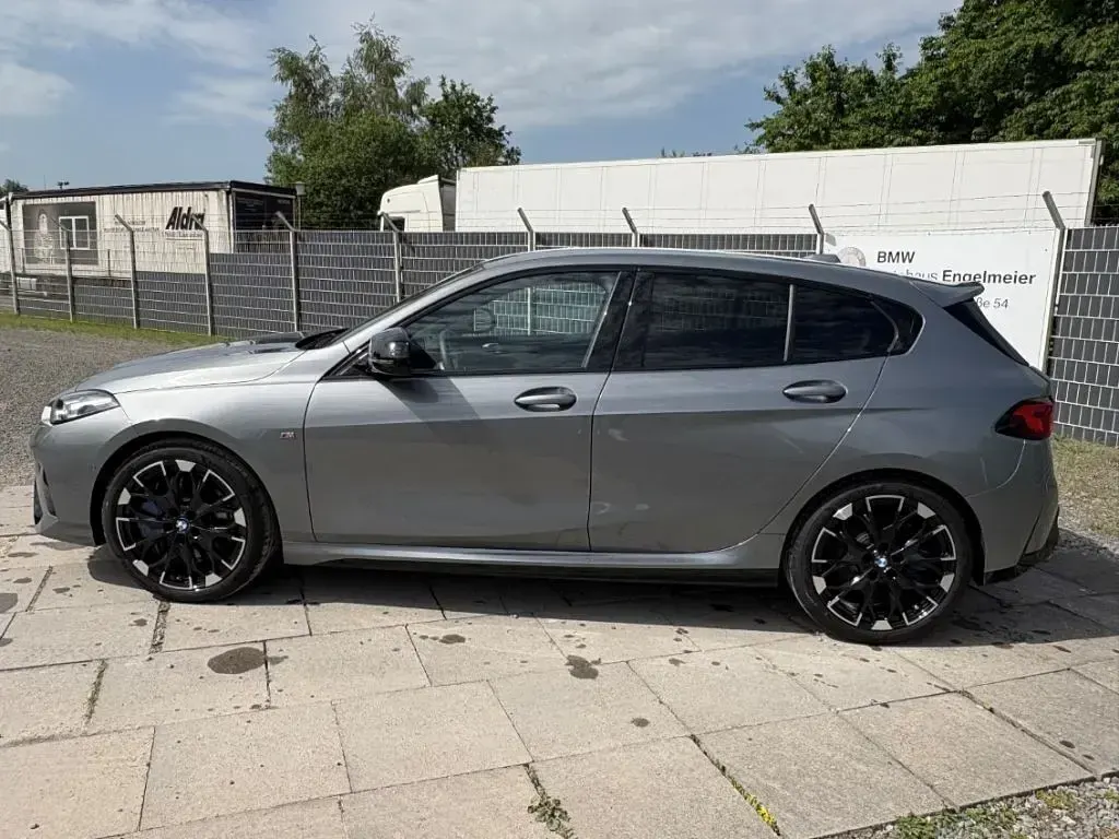 Gebraucht BMW M135 Performance 300 PS (220 kW) 2025 Grau Kleinwagen