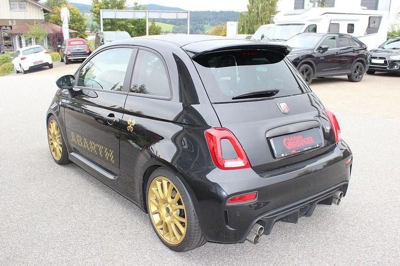 Gebraucht Abarth 695 179 PS (131 kW) 2024 Schwarz Kleinwagen