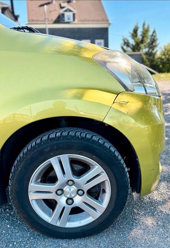 Gebraucht Daihatsu Sirion 91 PS (66 kW) 2008 Grün Kleinwagen