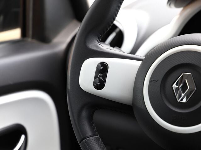 Gebraucht Renault Twingo Intens 30 kW (42 PS) 2022 Weiß Kleinwagen