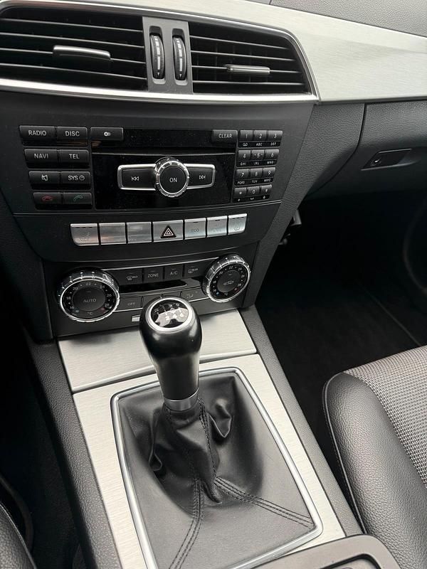 Silber Gebraucht 2012 Mercedes C220 Limousine | 7.500 € (Fairer Preis) - Bild 1/4