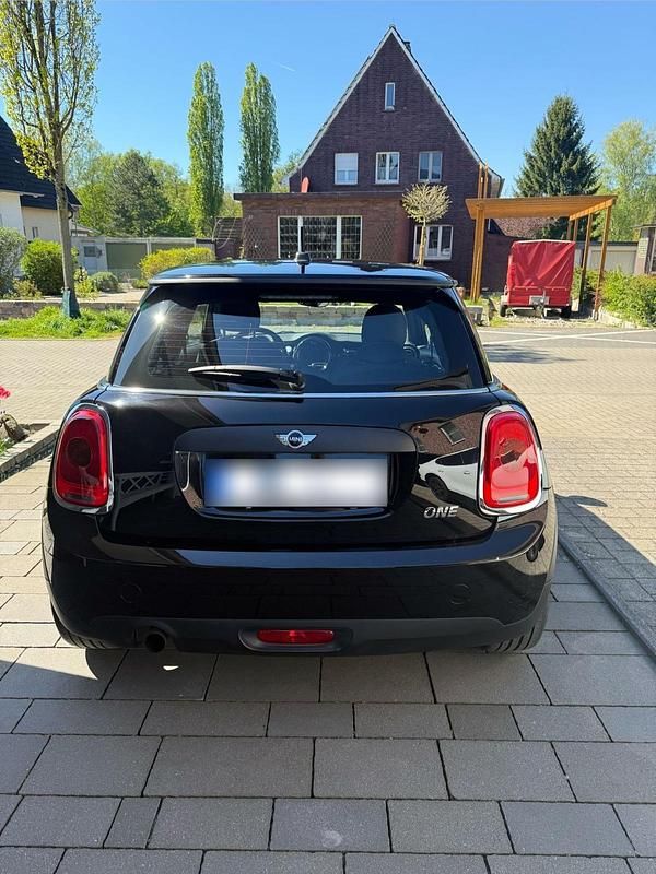 Usata Mini ONE 75 CV (55 kW) 2017 Nero Utilitaria