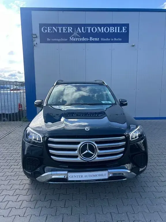 Gebraucht Mercedes GLS350 313 PS (230 kW) 2024 Grün SUV