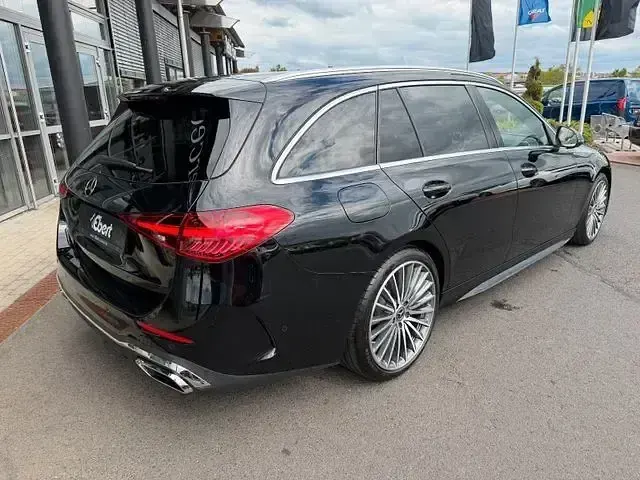 Gebraucht Mercedes C180 AMG 170 PS (125 kW) 2024 Schwarz Kombi
