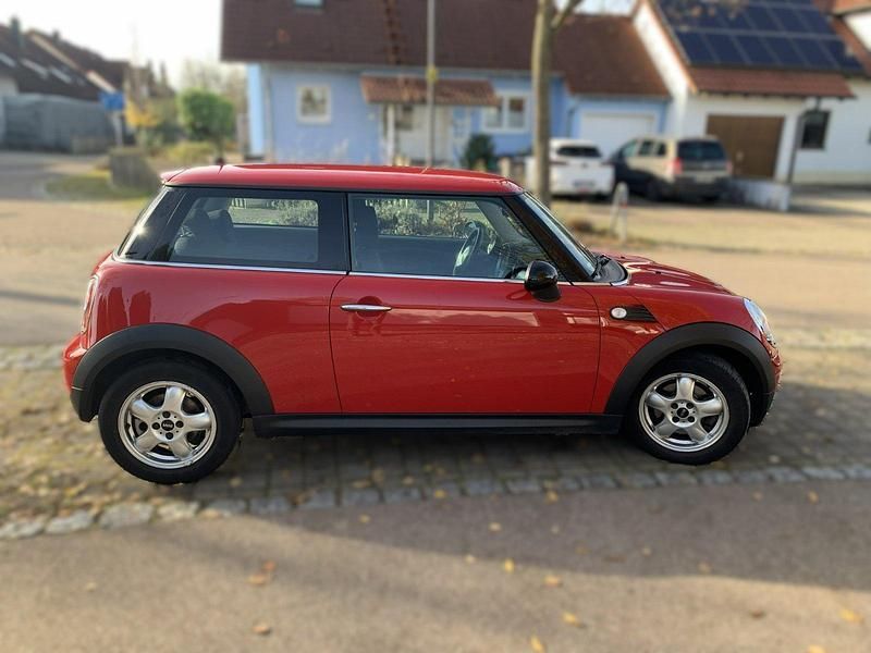 Rot Gebraucht 2007 Mini ONE Kleinwagen | 3.990 € (Etwas zu teuer) - Bild 1/4