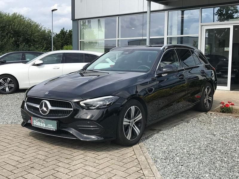 Schwarz Gebraucht 2022 Mercedes C220 Avantgarde Limousine | 26.999 € (Superpreis) - Bild 1/4