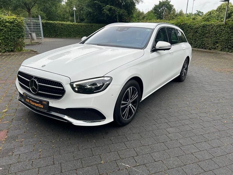 Gebraucht Mercedes E220 200 PS (147 kW) 2022 Weiß Kombi
