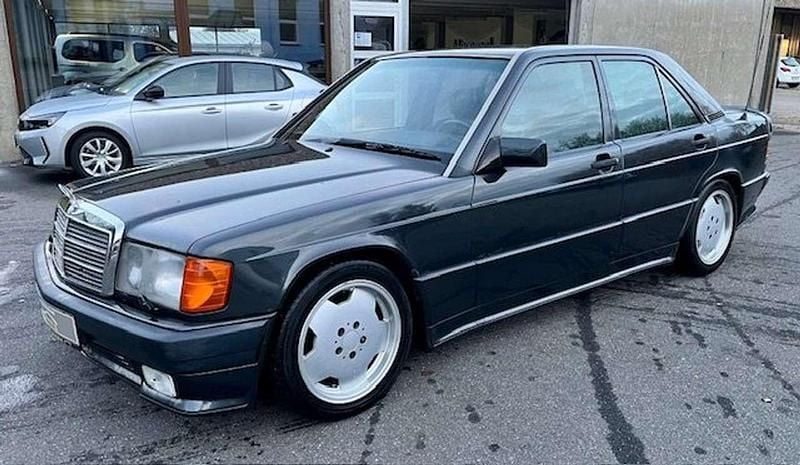 Blauschwarzmetallic Gebraucht 1992 Mercedes 190 AMG Limousine | 35.990 € - Bild 1/4