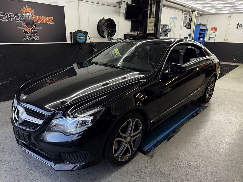 Gebraucht Mercedes E200 AMG 184 PS (135 kW) 2016 Schwarz Coupé