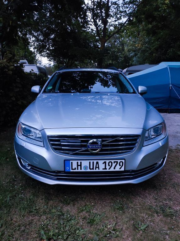 Silber Gebraucht 2014 Volvo V70 Linje Svart Kombi | 10.500 € (Fairer Preis) - Bild 1/4