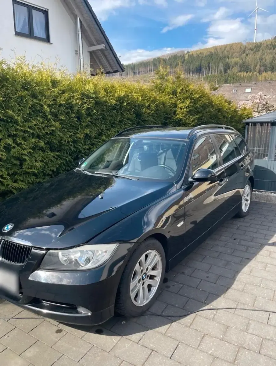 Gebraucht BMW 318 143 PS (105 kW) 2008 Schwarz Kombi