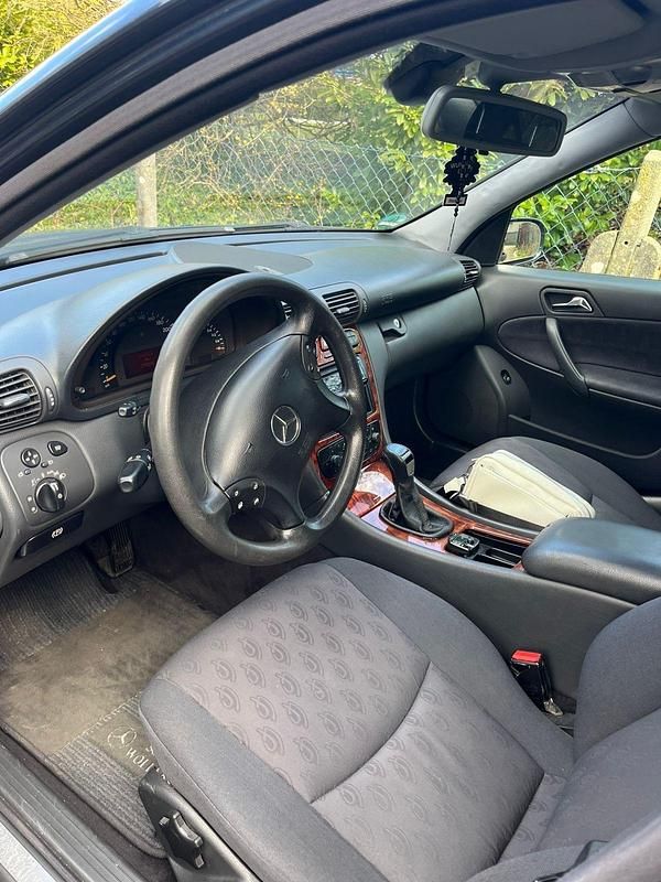 Gebraucht Mercedes C180 2005 Blau Limousine