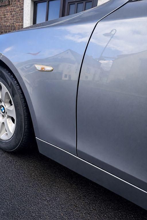 Gebraucht BMW 523 177 PS (130 kW) 2005 Silber Limousine