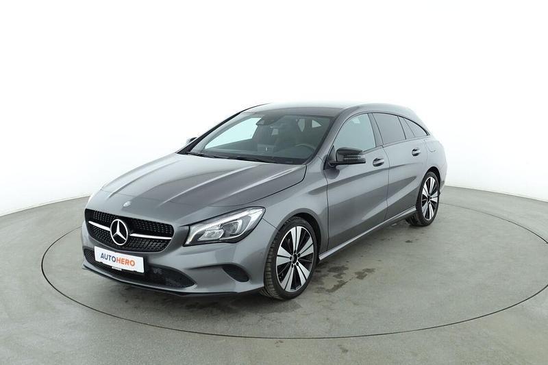 Gebraucht Mercedes CLA180 Shooting Brake Urban 122 PS (89 kW) 2017 Grau Kombi