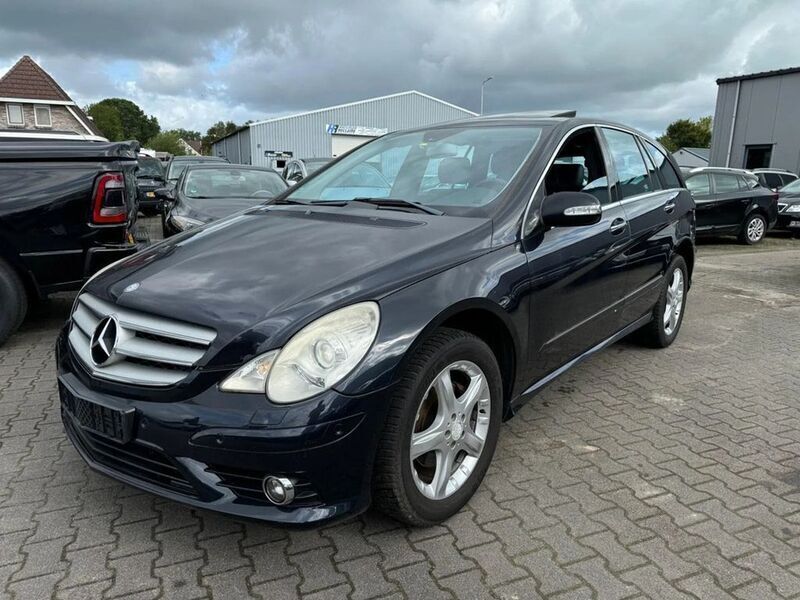 Schwarz Gebraucht 2007 Mercedes R350 Van / Kleinbus | 3.650 € (Superpreis) - Bild 1/4