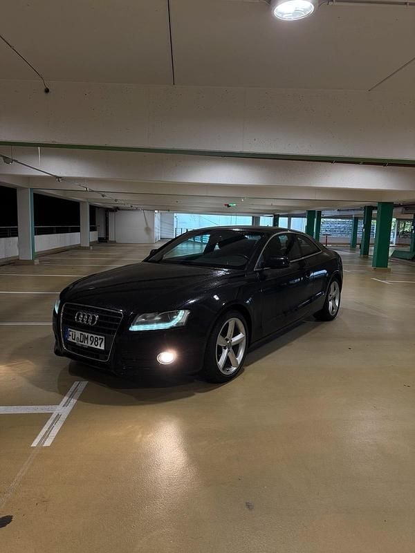 Schwarz Gebraucht 2011 Audi A5 Ambiente Coupé | 11.200 € (Fairer Preis) - Bild 1/4