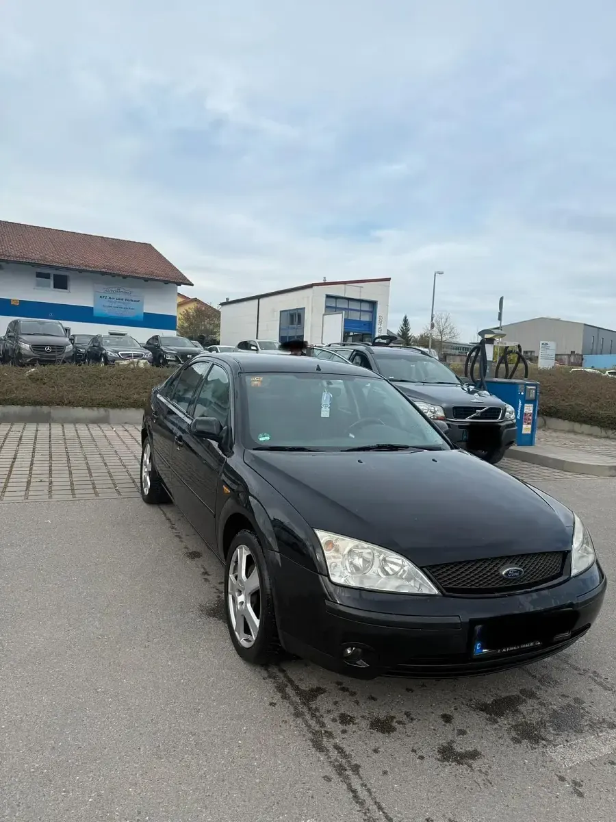 Używany Ford Mondeo 130 KM (95 kW) 2002 Czarny Sedan/Limuzyna