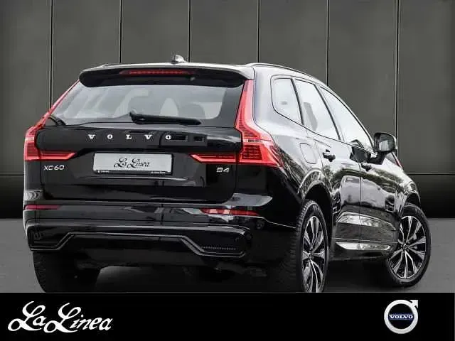 Gebraucht Volvo XC60 145 PS (106 kW) 2023 SUV