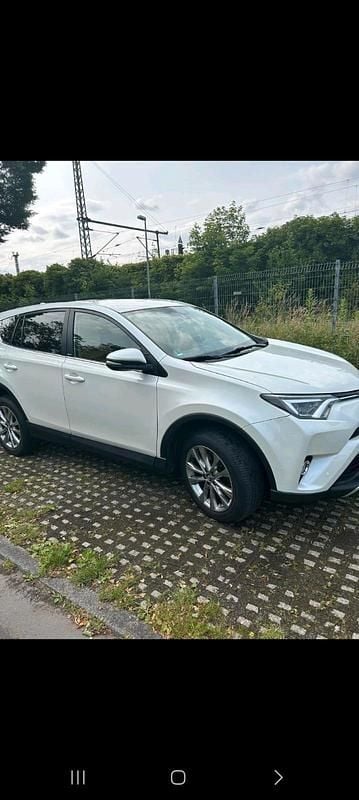 Gebraucht Toyota RAV4 142 PS (104 kW) 2016 Weiß SUV