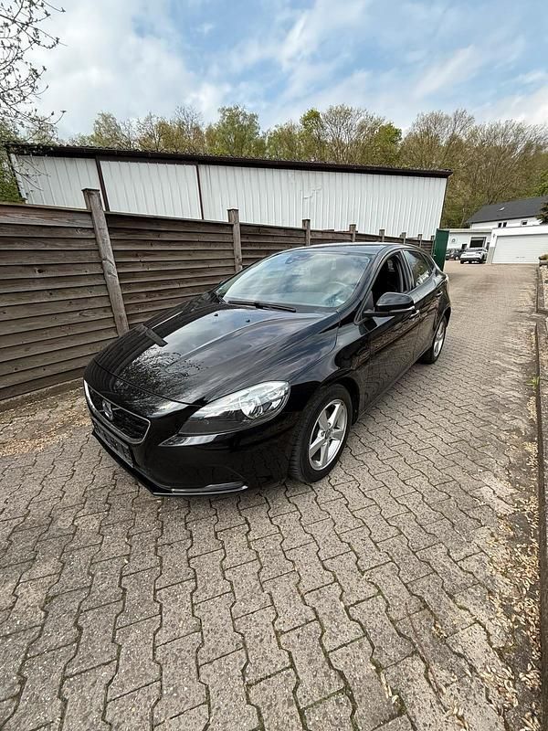 Gebraucht Volvo V40 114 PS (83 kW) 2015 Schwarz Limousine