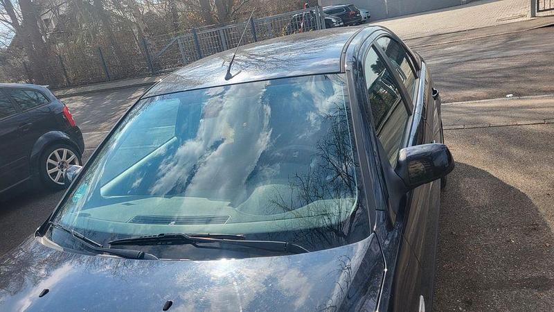 Gebraucht Ford Mondeo Ambiente 110 PS (80 kW) 2005 Schwarz Limousine