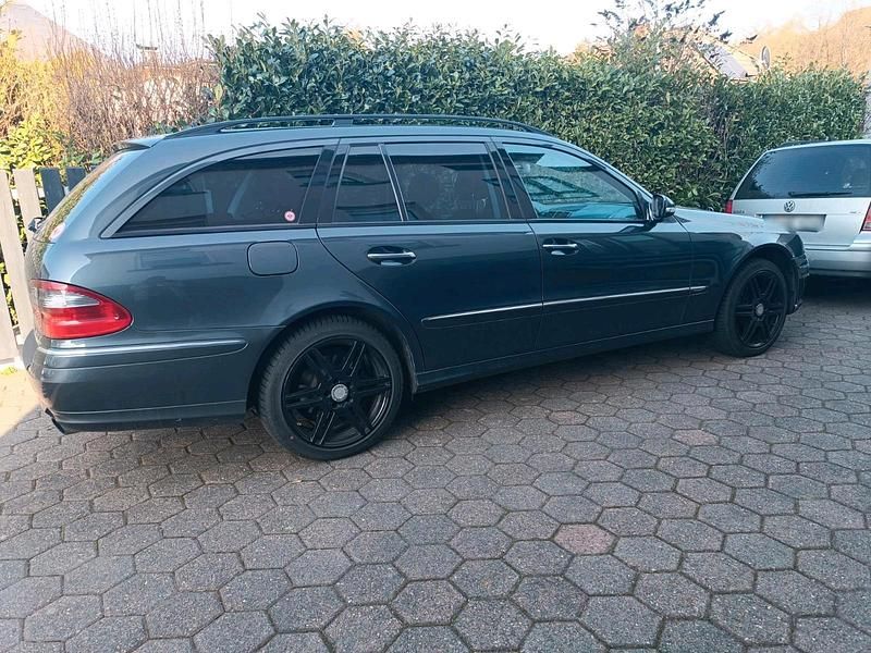 Gebraucht Mercedes E320 Sport 224 PS (164 kW) 2008 Grau Kombi