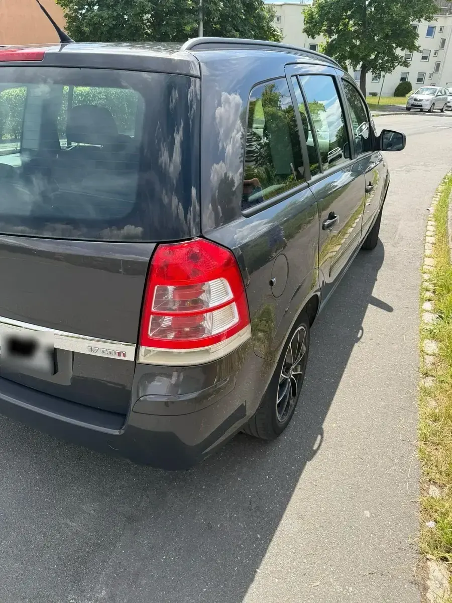 Gebraucht Opel Zafira 110 PS (80 kW) 2014 Grau Van / Kleinbus
