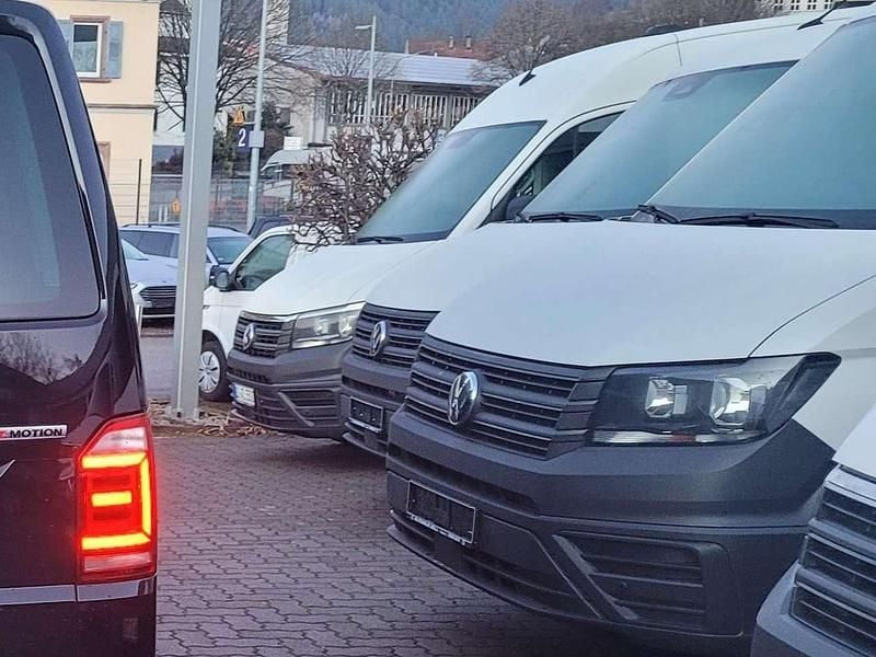 Gebraucht VW T6 Generation Six 204 PS (150 kW) 2018 Deep black perleffekt Van