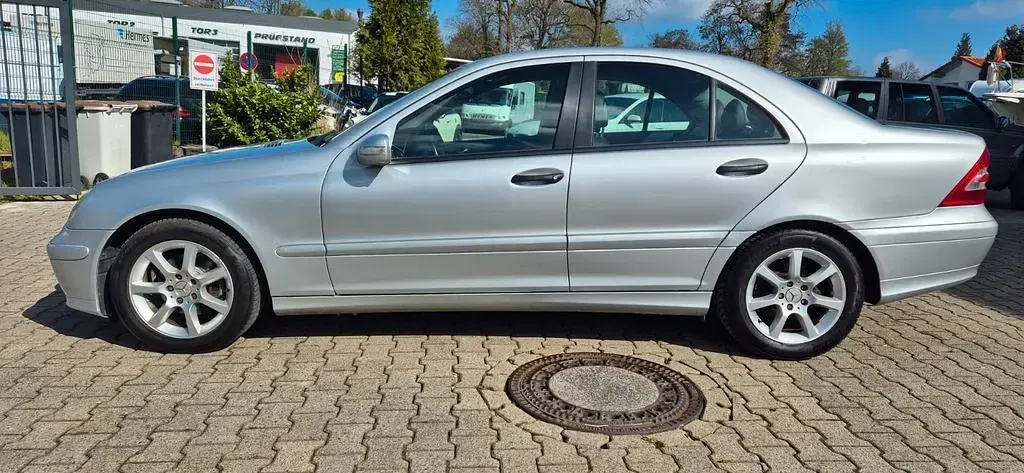Gebraucht Mercedes C180 143 PS (105 kW) 2006 Silber Limousine
